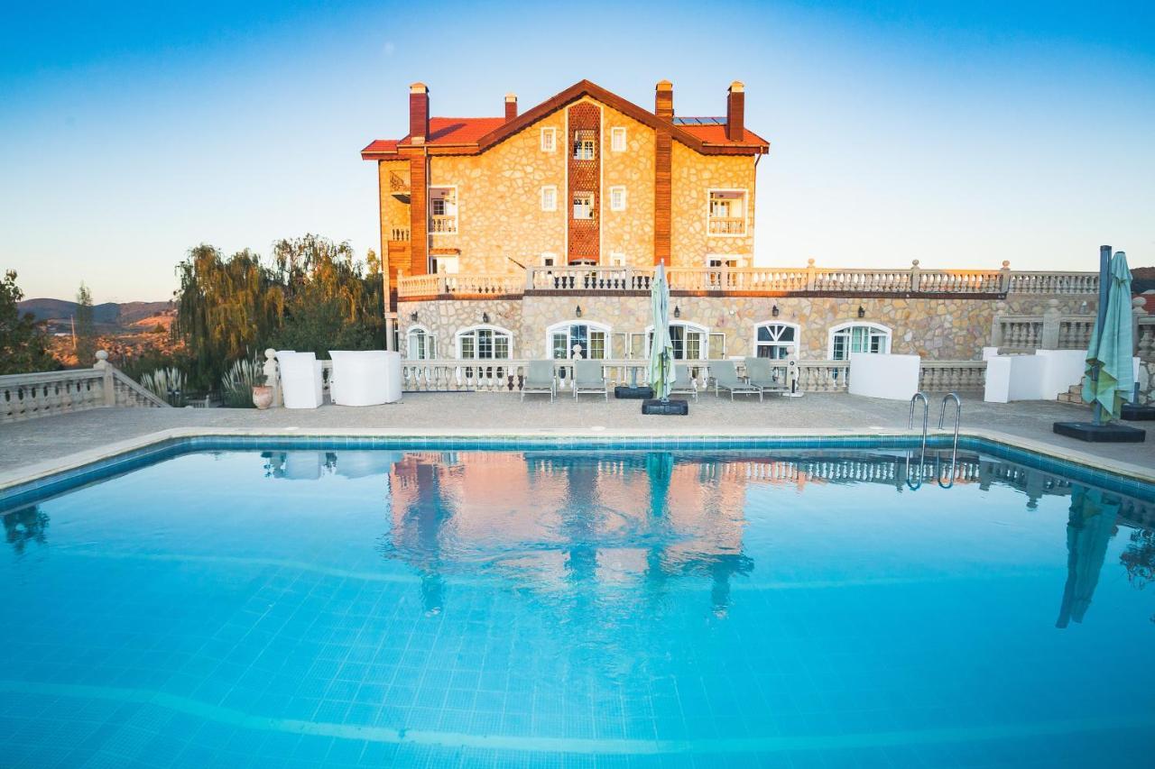 Le Palais Des Cerisiers Hotel Azru Kültér fotó
