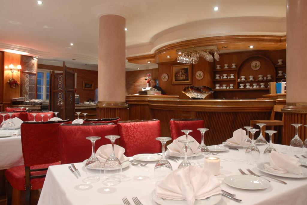 Le Palais Des Cerisiers Hotel Azru Kültér fotó